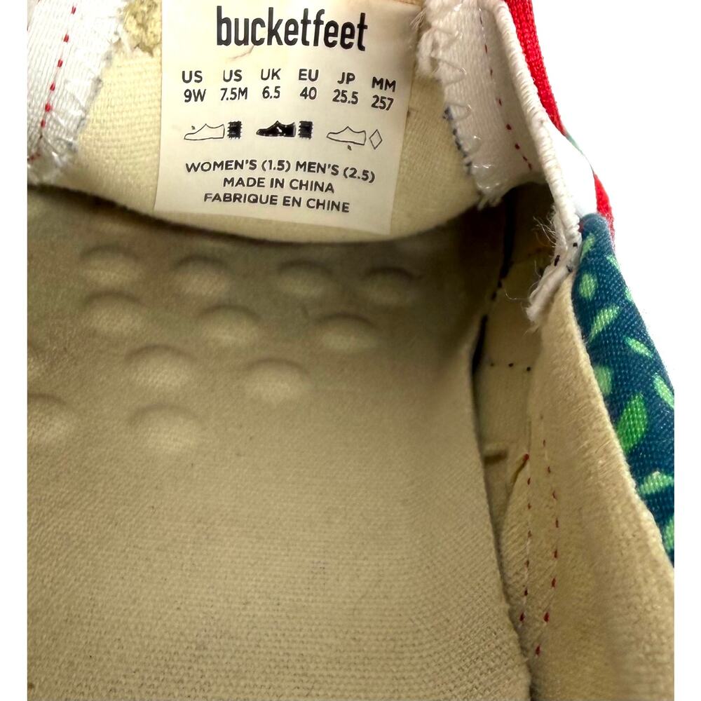 Bucketfeet Cardinal Bird Print Slip-On Canvas Sneakers Women's Sz 9 Art to Wear - Picture 10 of 11